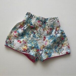 Tess girl’s Shorts, It doesn't have a size but it is approximately 9-12M